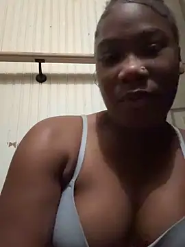 Snapshot of Issa_smooch chatting on 11-11-25, 11:05 Issa smooch online show from 11-11-25, 11:05