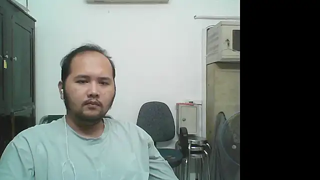 Snapshot of linhlinhthan chatting on 02-20-26, 02:28 linhlinhthan online show from 02-20-26, 02:28