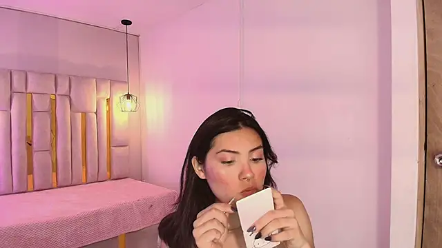 Brandy collinss online show from 04-11-26, 06:34