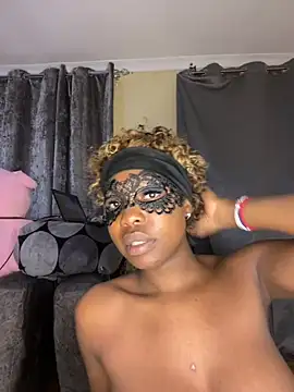 Snapshot of elethu2003 chatting on 11-13-25, 10:19 elethu2003 online show from 11-13-25, 10:19