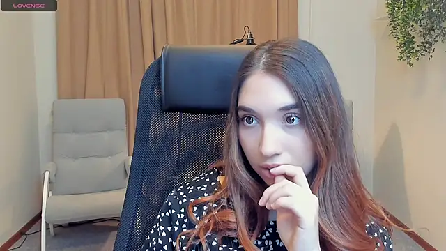 Snapshot of GlendaKindl chatting on 11-16-25, 02:44 GlendaKindl online show from 11-16-25, 02:44