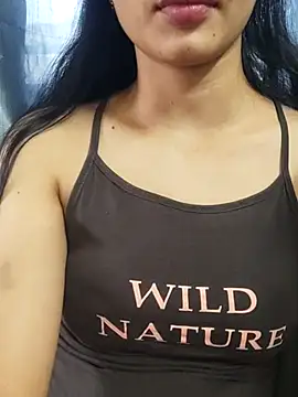 Snapshot of Desire_Lu chatting on 11-13-25, 10:47 Desire Lu online show from 11-13-25, 10:47