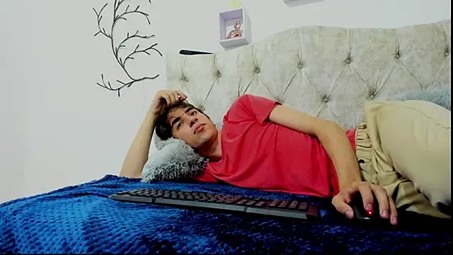 Snapshot of TerryGrace chatting on 11-12-25, 07:46 TerryGrace online show from 11-12-25, 07:46