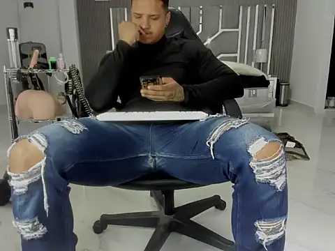 master leather online show from 06-30-26, 10:22