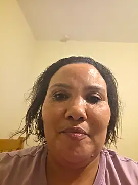 Snapshot of Curvy-Nthabi_X chatting on 11-11-25, 07:47 Curvy-Nthabi X online show from 11-11-25, 07:47