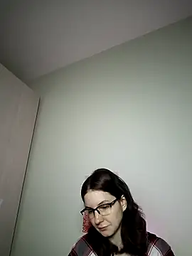 Snapshot of v_crizis324 chatting on 02-09-26, 04:44 v crizis324 online show from 02-09-26, 04:44