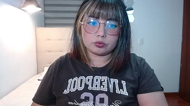 YiniBelle online show from 11-24-25, 02:44