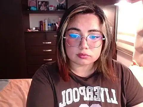 YiniBelle online show from 02-10-26, 04:16