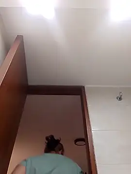 YiniBelle online show from 04-06-26, 09:16