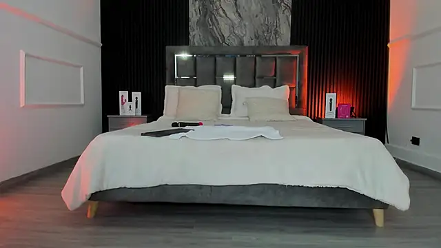 Laureenwells online show from 03-13-26, 07:53