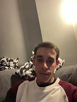 Snapshot of 18k_boss chatting on 11-23-25, 07:46 18k boss online show from 11-23-25, 07:46