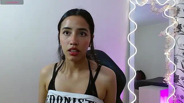 Snapshot of Joselyn_tay chatting on 06-22-26, 04:31 Joselyn tay online show from 06-22-26, 04:31
