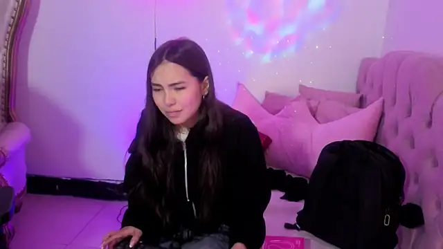 ISABELA TAY online show from 07-18-26, 11:47