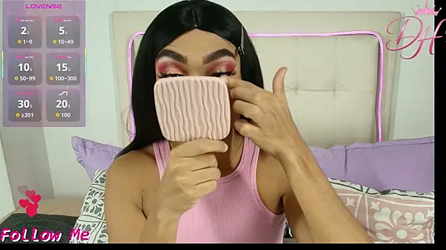 Daphne Hills online show from 03-21-26, 07:50