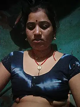 Snapshot of Hot_kamla chatting on 06-10-26, 10:41 Hot kamla online show from 06-10-26, 10:41