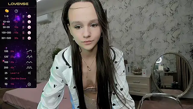 Snapshot of SandraPowers chatting on 11-30-25, 12:47 SandraPowers online show from 11-30-25, 12:47