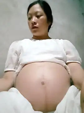Snapshot of Micky_baby chatting on 05-17-26, 02:57 Micky baby online show from 05-17-26, 02:57