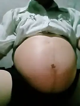 Snapshot of Micky_baby chatting on 05-25-26, 04:13 Micky baby online show from 05-25-26, 04:13