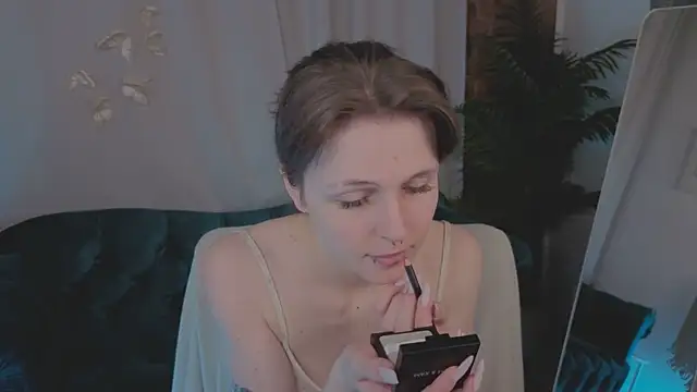 Snapshot of Shy_Vivi chatting on 04-15-26, 03:30 Shy Vivi online show from 04-15-26, 03:30