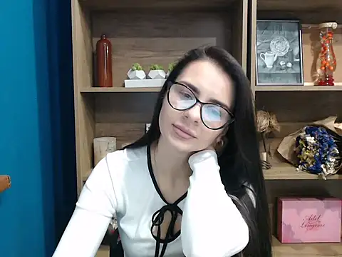 Snapshot of divina_kira chatting on 11-17-25, 07:58 divina kira online show from 11-17-25, 07:58