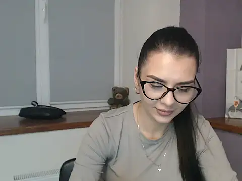 Snapshot of divina_kira chatting on 11-26-25, 08:15 divina kira online show from 11-26-25, 08:15