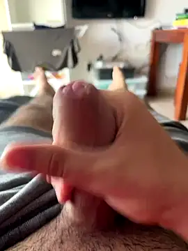 Snapshot of Yannick04 chatting on 11-12-25, 01:33 Yannick04 online show from 11-12-25, 01:33