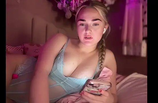 Pinkiepieexo online show from 11-28-25, 07:49