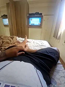 Snapshot of eder69_122 chatting on 11-12-25, 03:23 eder69 122 online show from 11-12-25, 03:23