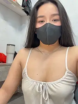 Snapshot of Tina_2k3 chatting on 04-18-26, 07:23 Tina 2k3 online show from 04-18-26, 07:23