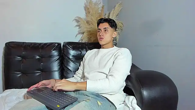 ZeusBrant online show from 04-11-26, 01:04