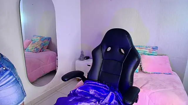 NinaSakura Eup online show from 11-20-25, 11:43