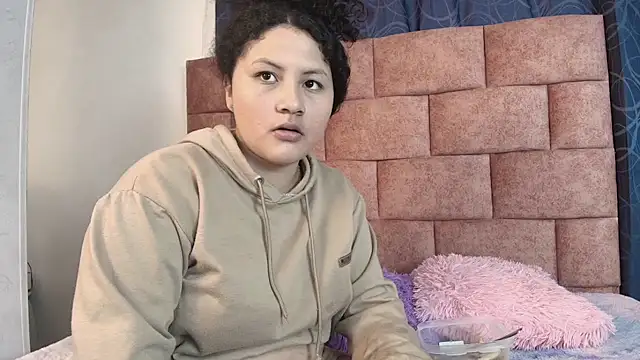 Snapshot of Baby_Disgusting chatting on 11-12-25, 08:41 Baby Disgusting online show from 11-12-25, 08:41