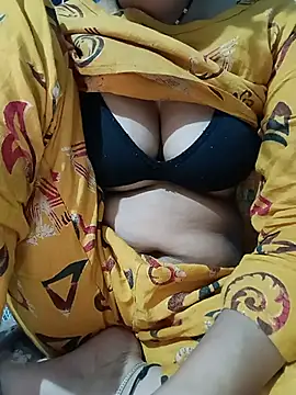 Snapshot of beutiful_hot chatting on 07-10-26, 02:49 beutiful hot online show from 07-10-26, 02:49