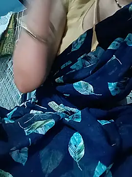 Snapshot of beutiful_hot chatting on 07-15-26, 03:01 beutiful hot online show from 07-15-26, 03:01