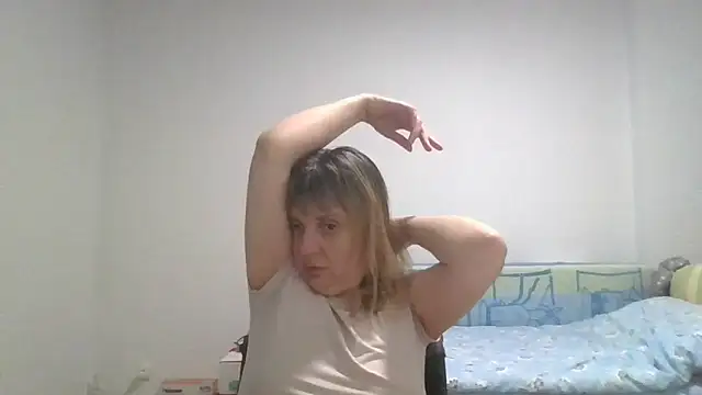 Snapshot of CherieAdair chatting on 11-18-25, 07:40 CherieAdair online show from 11-18-25, 07:40