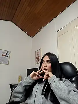 Snapshot of Irina_Fernandez chatting on 11-14-25, 01:32 Irina Fernandez online show from 11-14-25, 01:32