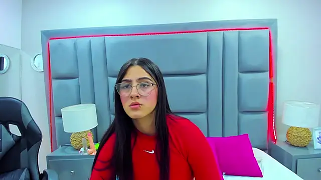 LuisaFranco online show from 11-25-25, 03:39