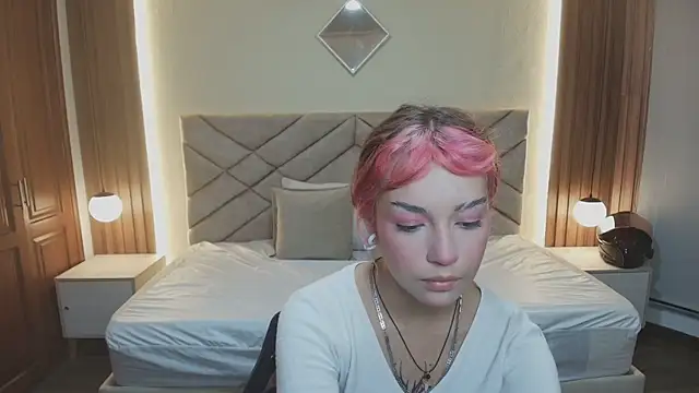 Laracooper  online show from 02-21-26, 07:37