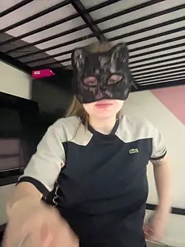 Snapshot of secretcouple_00 chatting on 02-11-26, 08:19 secretcouple 00 online show from 02-11-26, 08:19