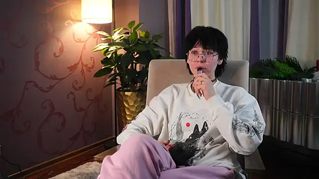 Snapshot of MiTeehee chatting on 11-14-25, 11:53 MiTeehee online show from 11-14-25, 11:53