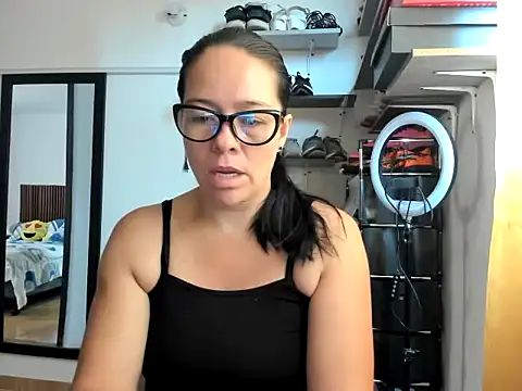 caroline 47 online show from 02-11-26, 01:05