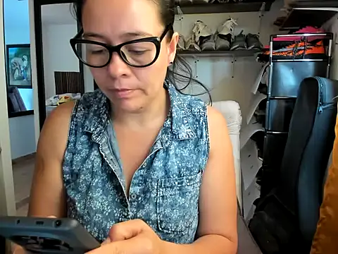 caroline 47 online show from 02-15-26, 03:31