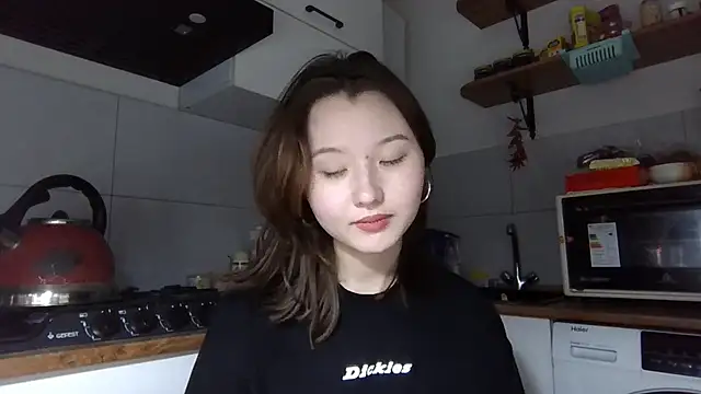 DeenaCaho online show from 11-23-25, 03:45