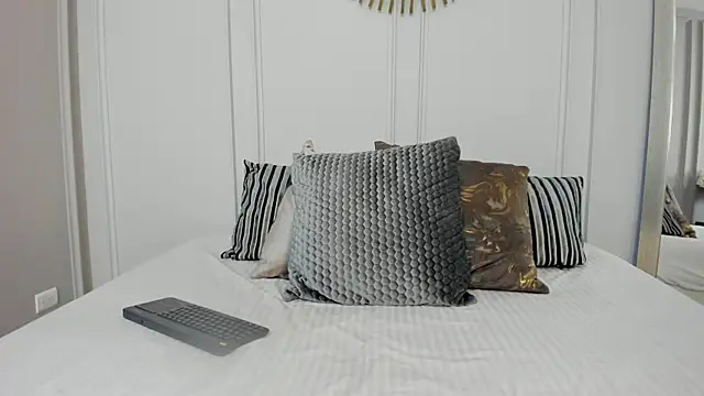 Snapshot of Mia-Kendall chatting on 11-29-25, 07:39 Mia-Kendall online show from 11-29-25, 07:39