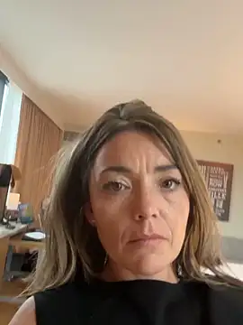 Snapshot of miatate chatting on 02-03-26, 09:53 miatate online show from 02-03-26, 09:53