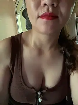 Snapshot of Diana-sexyy chatting on 04-28-26, 03:44 Diana-sexyy online show from 04-28-26, 03:44