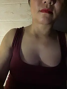 Snapshot of Diana-sexyy chatting on 05-20-26, 03:29 Diana-sexyy online show from 05-20-26, 03:29