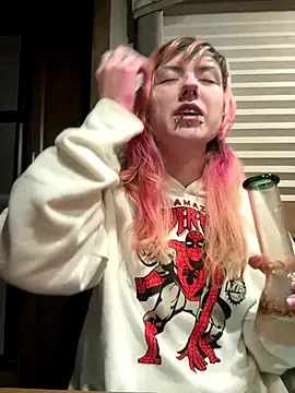 needlefaceUwU online show from 11-21-25, 08:24