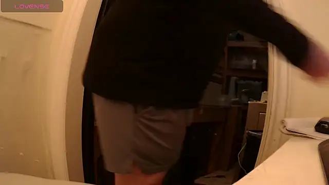 Snapshot of NaZtySar4h chatting on 12-15-25, 11:09 NaZtySar4h online show from 12-15-25, 11:09