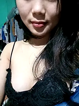 Snapshot of Lynk2x chatting on 11-14-25, 04:49 Lynk2x online show from 11-14-25, 04:49